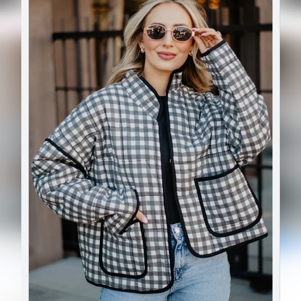 OMOONE Black & White Gingham Quilted Jacket. Size Medium NWT